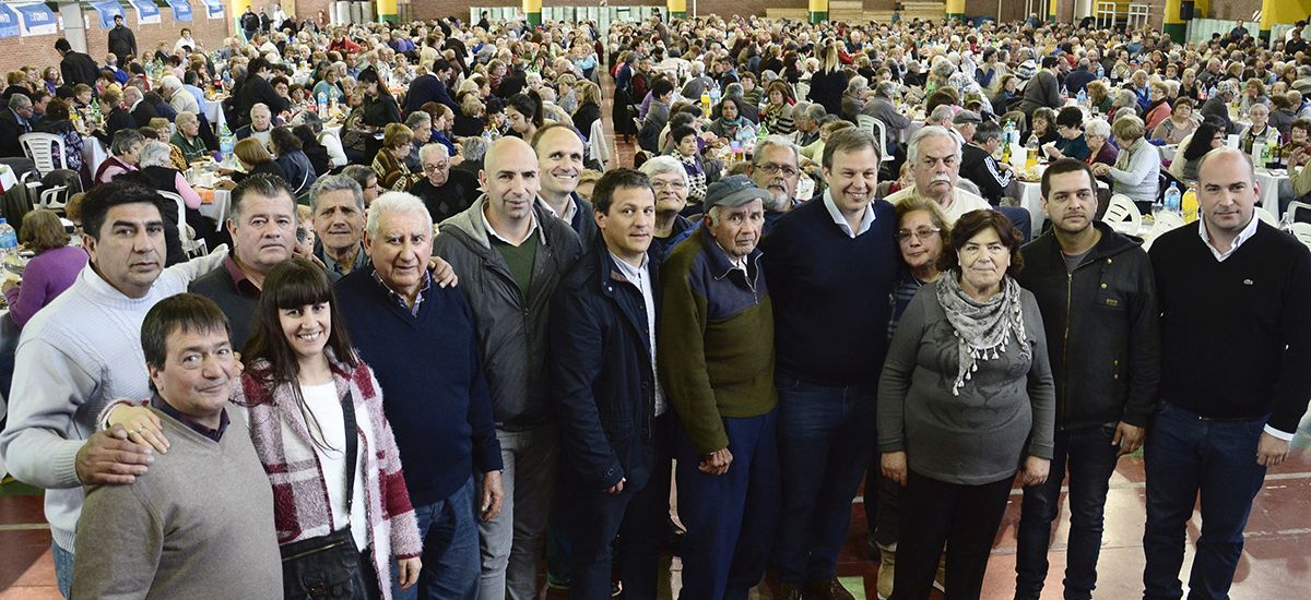 Cascallares celebró el "día del jubilado" junto a 2 mil abuelos de Almirante Brown